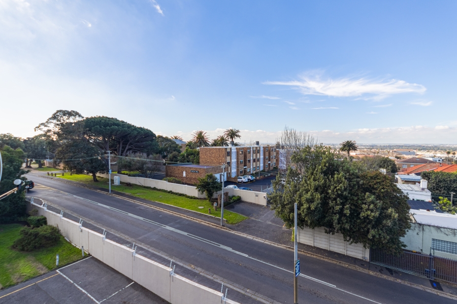 1 Bedroom Property for Sale in Wynberg Upper Western Cape